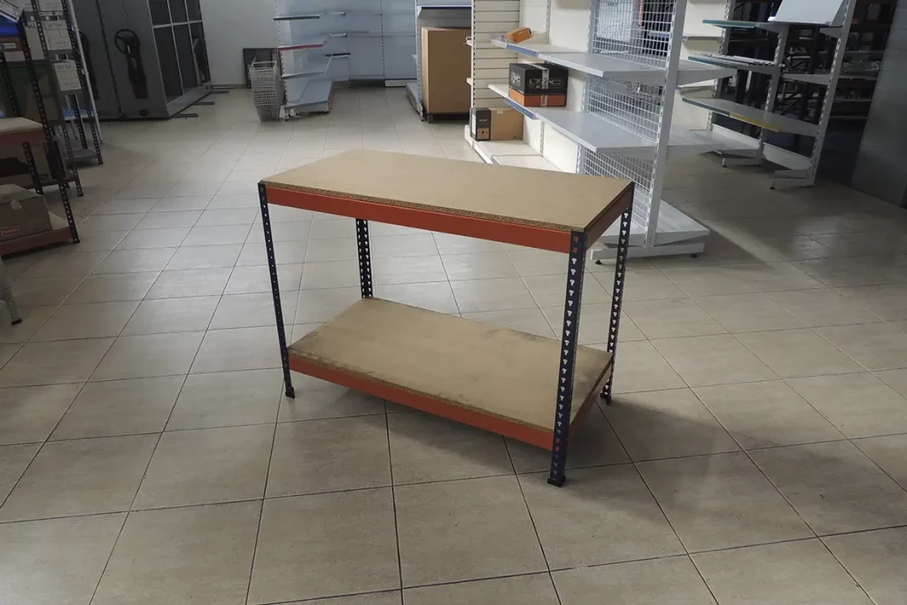 Mesa de trabajo sin estante